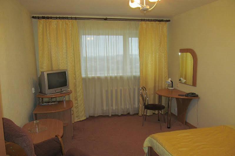 Hotel Vetraz Vitebsk Bagian luar foto