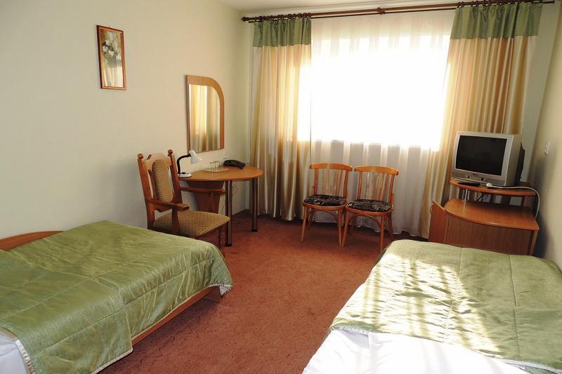 Hotel Vetraz Vitebsk Bagian luar foto