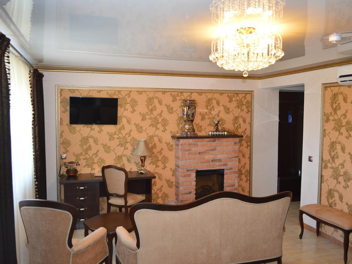 Hotel Vetraz Vitebsk Bagian luar foto