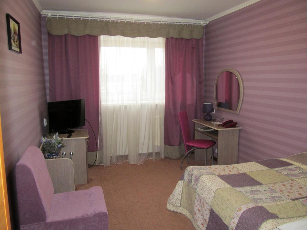 Hotel Vetraz Vitebsk Bagian luar foto
