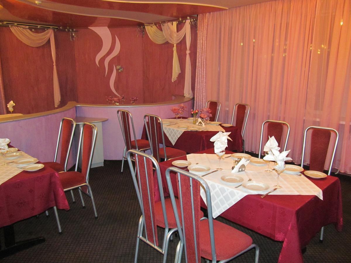 Hotel Vetraz Vitebsk Bagian luar foto