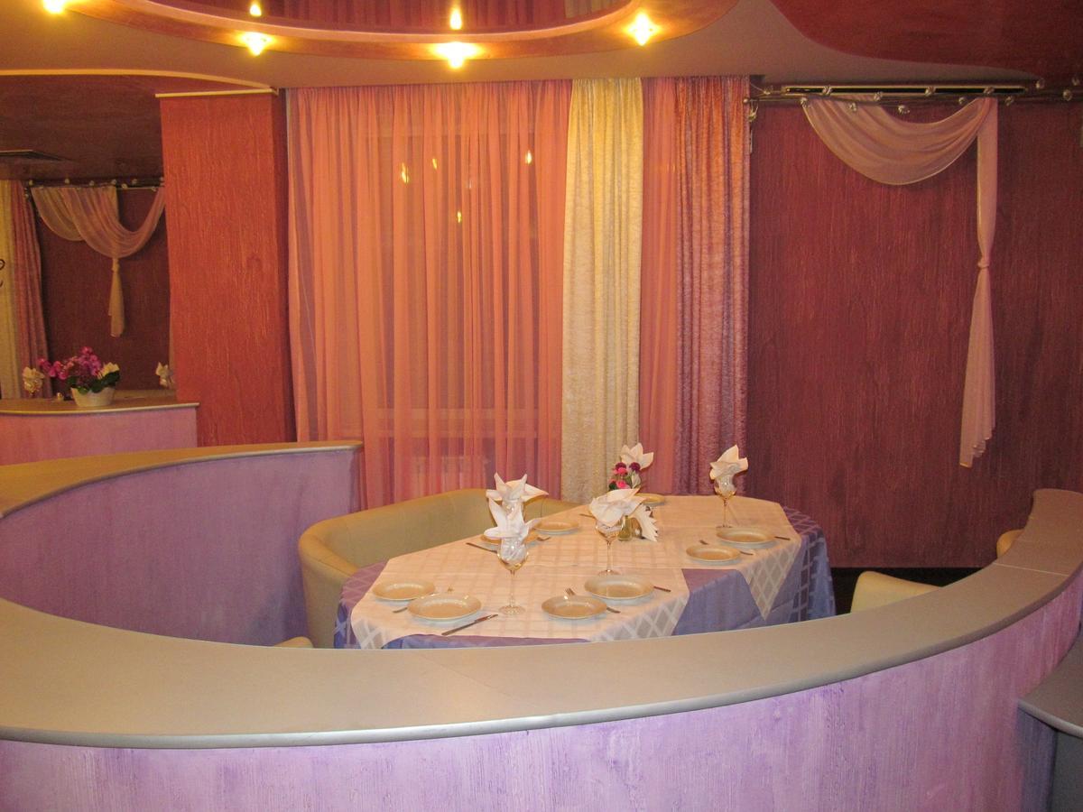 Hotel Vetraz Vitebsk Bagian luar foto