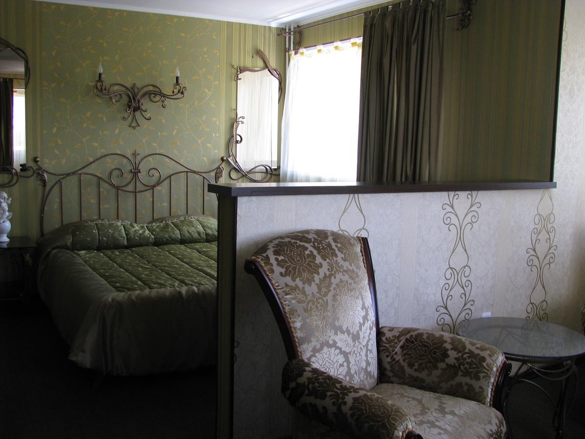 Hotel Vetraz Vitebsk Bagian luar foto