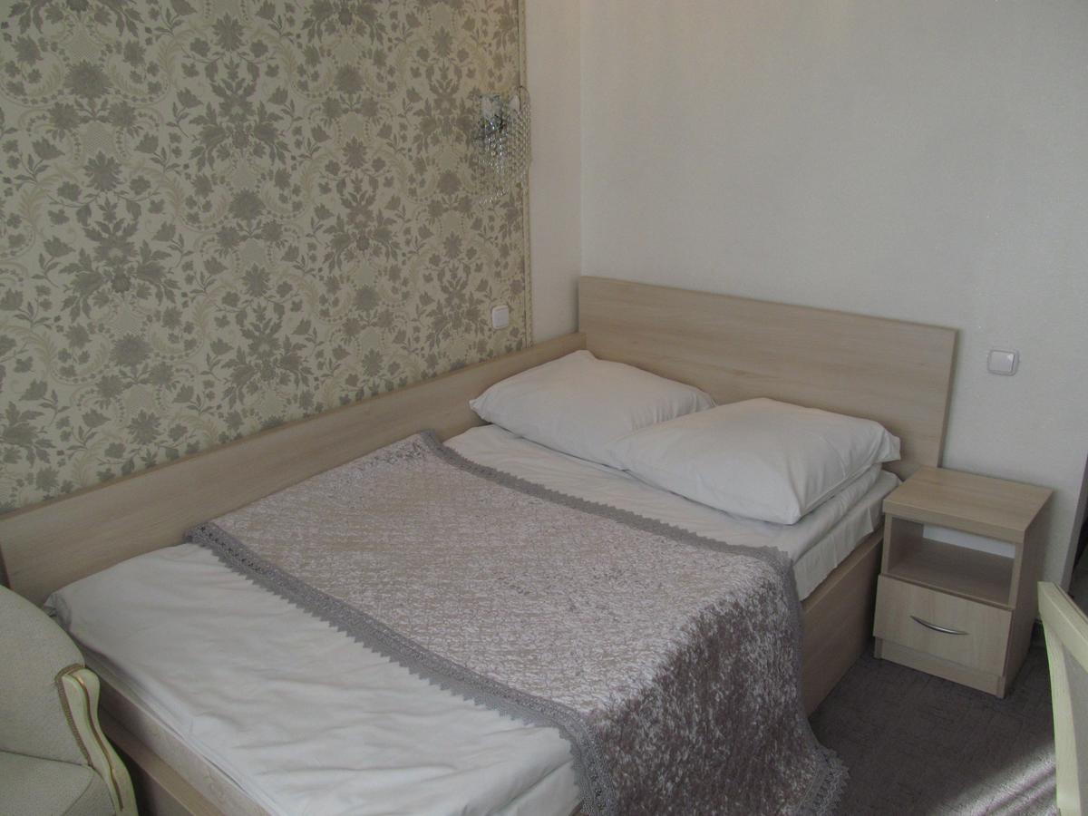 Hotel Vetraz Vitebsk Bagian luar foto