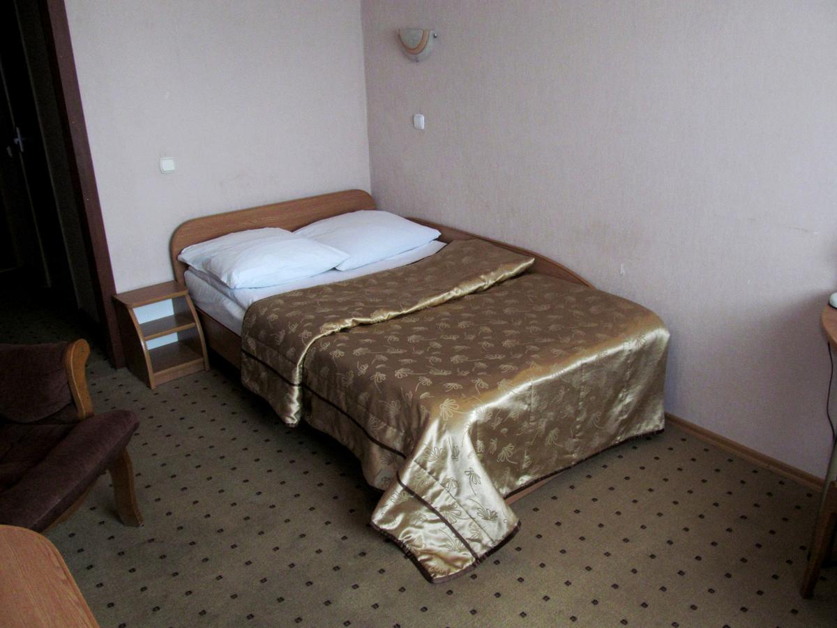 Hotel Vetraz Vitebsk Bagian luar foto