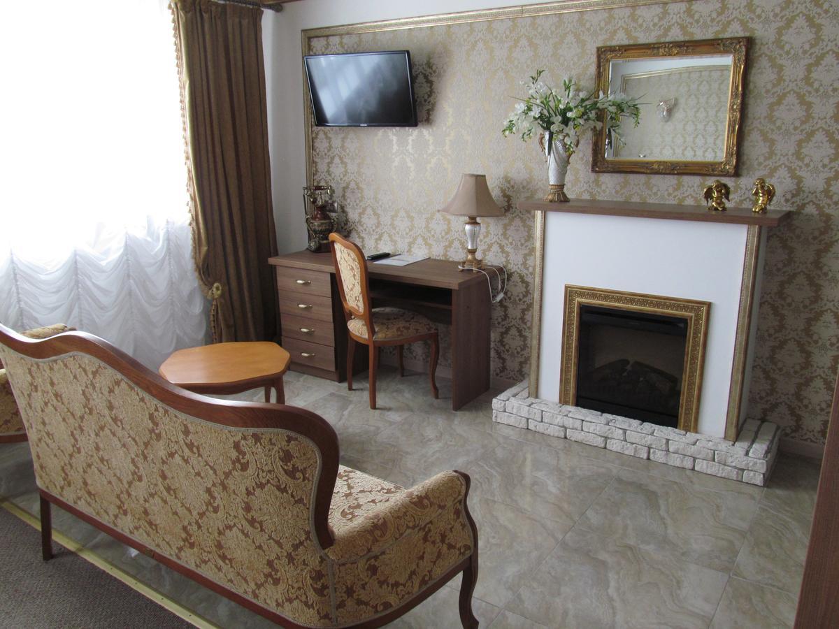 Hotel Vetraz Vitebsk Bagian luar foto