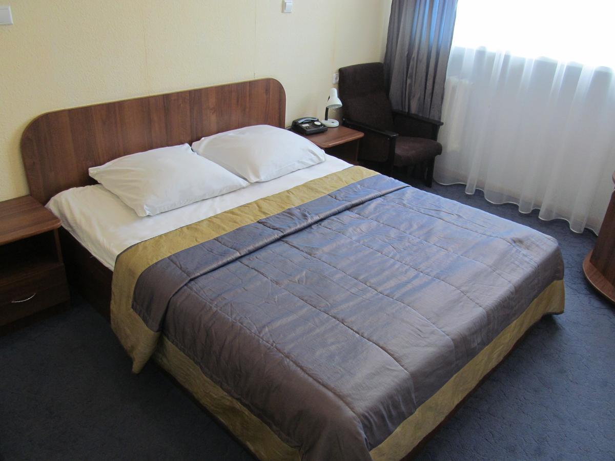 Hotel Vetraz Vitebsk Bagian luar foto