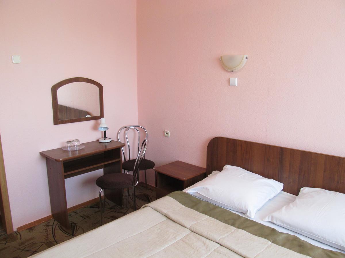 Hotel Vetraz Vitebsk Bagian luar foto
