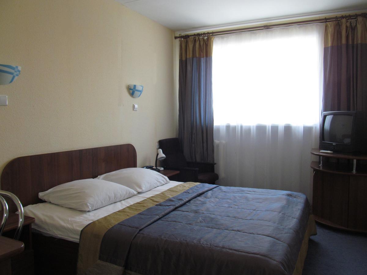 Hotel Vetraz Vitebsk Bagian luar foto