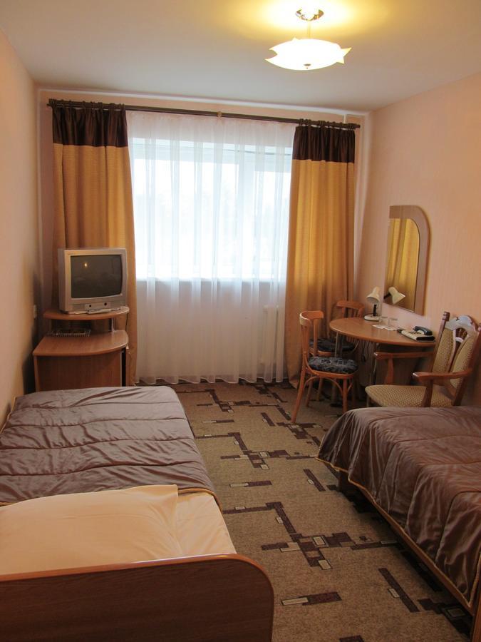 Hotel Vetraz Vitebsk Bagian luar foto